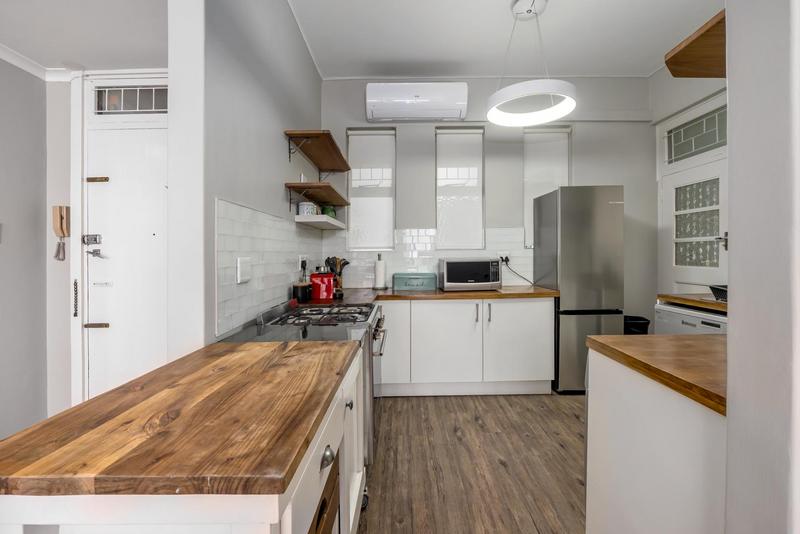 To Let 2 Bedroom Property for Rent in Sea Point Western Cape